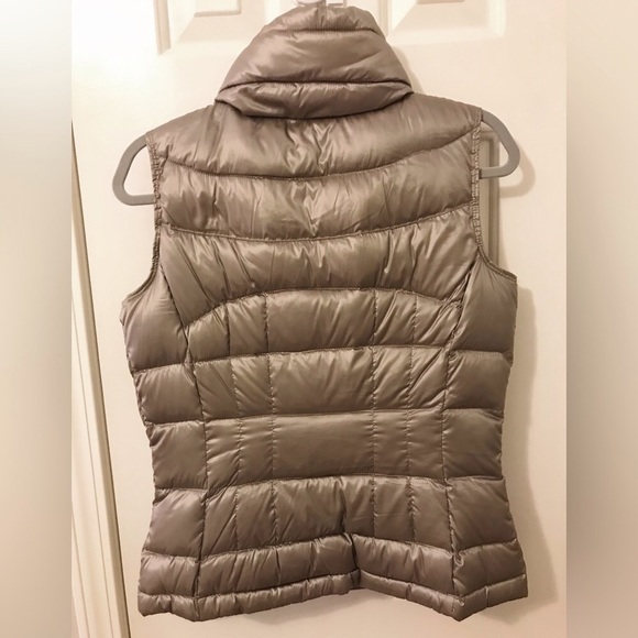 🆕🔥CALVIN KLEIN GORGEOUS COLORED&SUPER COMFY DOWNS SLEEVELESS PUFFER JACKET!!!! - Picture 3 of 5